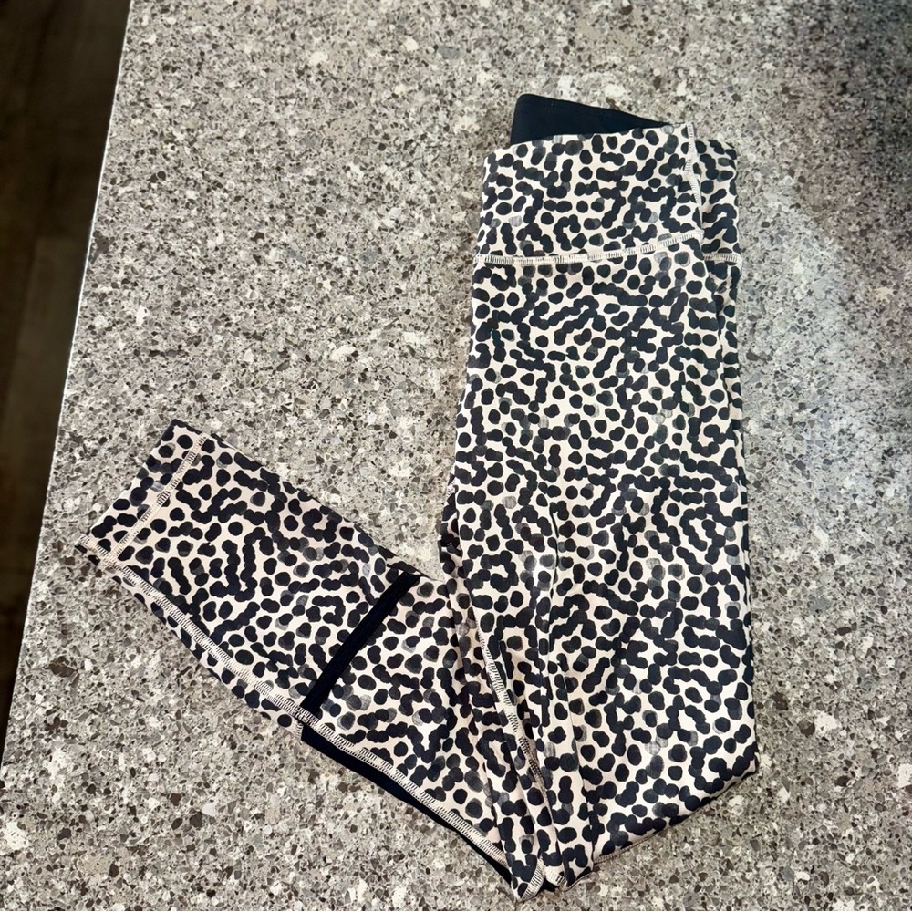 Lululemon Pedal To The Medal 7/8 Tight *Full-On Luxtreme - Size 4 🌟👟 - Picture 2 of 14